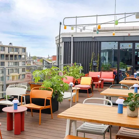 Aparthotel Zoku 4*