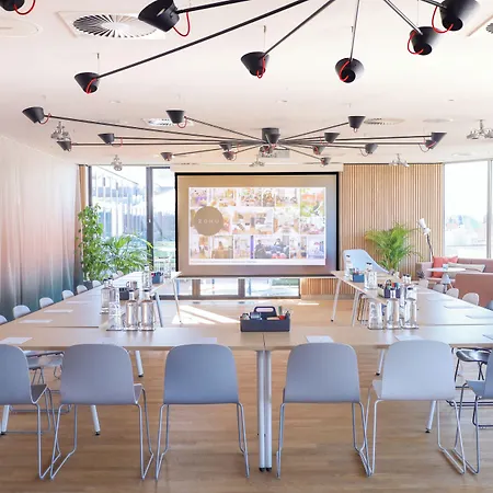 Zoku Aparthotel 4*