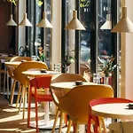 Aparthotel Zoku 4*