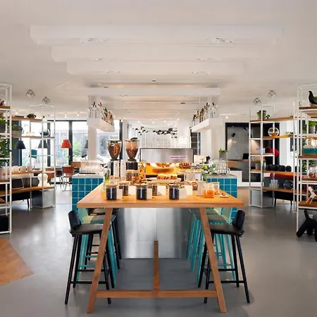 Zoku 4* אמסטרדם